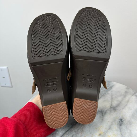 CROCS Women's Sarah Suede Buckle Slip On Brown Rubber Mules Heeled Clogs (Sz 10) - Picture 9 of 10
